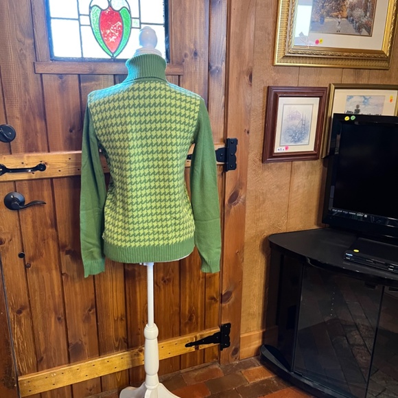 Vintage Tommy Hilfiger lime green hounds toot pattern sweater size Small Petite - Picture 3 of 4